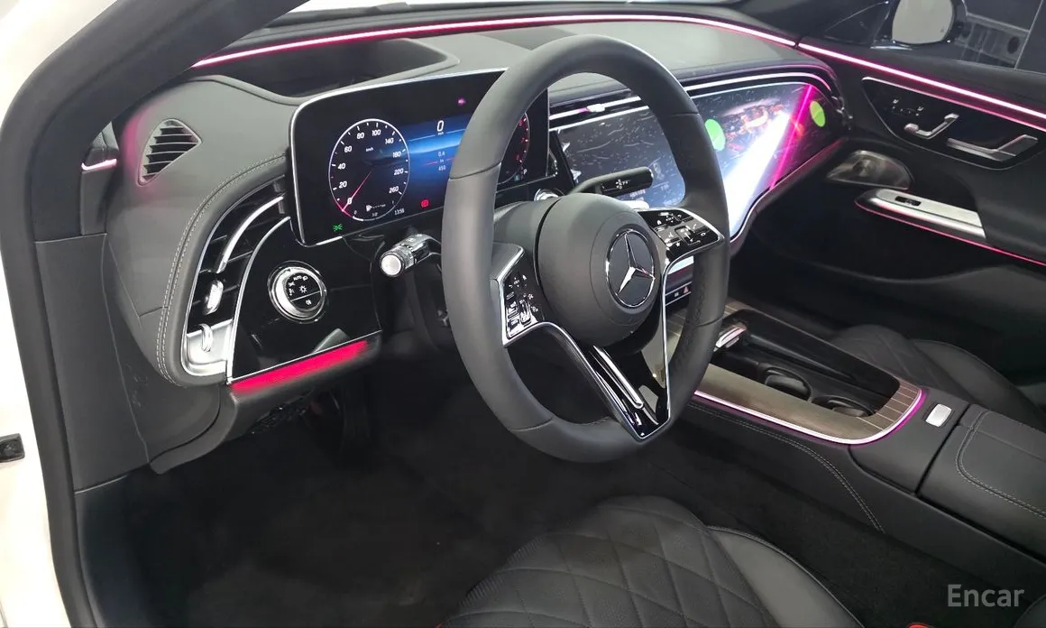 Фото 15 - Mercedes-Benz E-Class