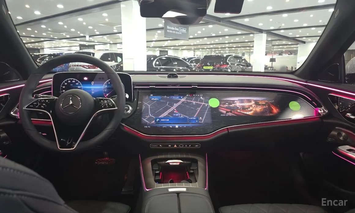 Фото 17 - Mercedes-Benz E-Class