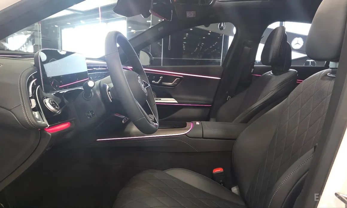 Фото 19 - Mercedes-Benz E-Class