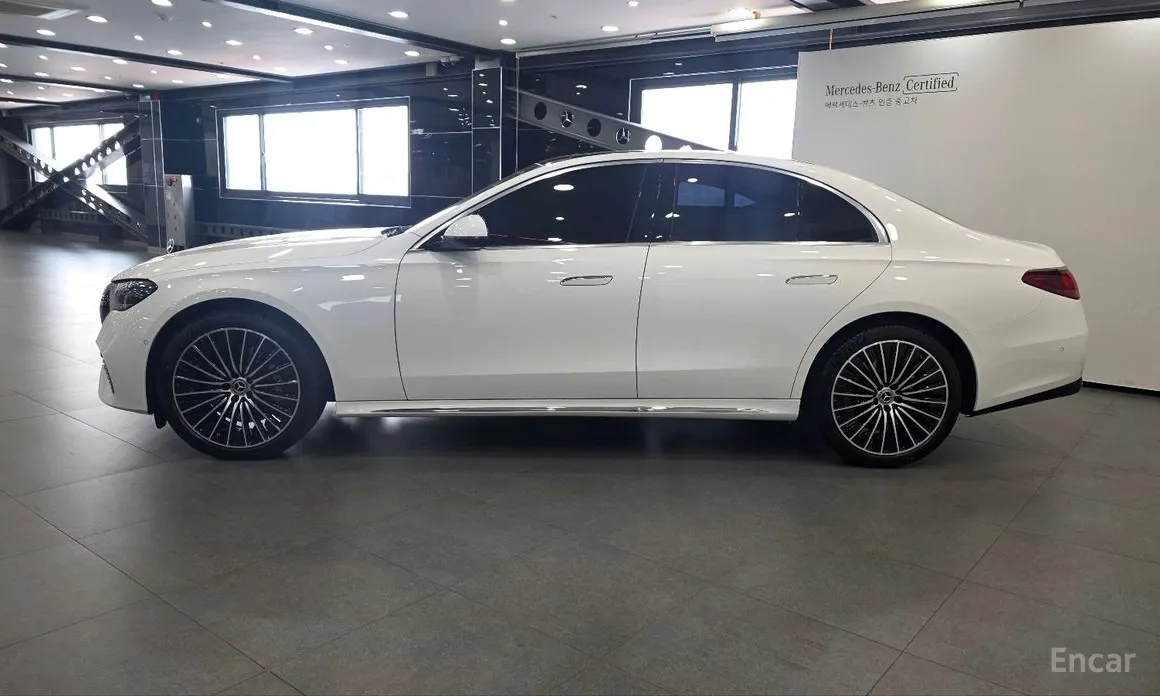 Фото 8 - Mercedes-Benz E-Class