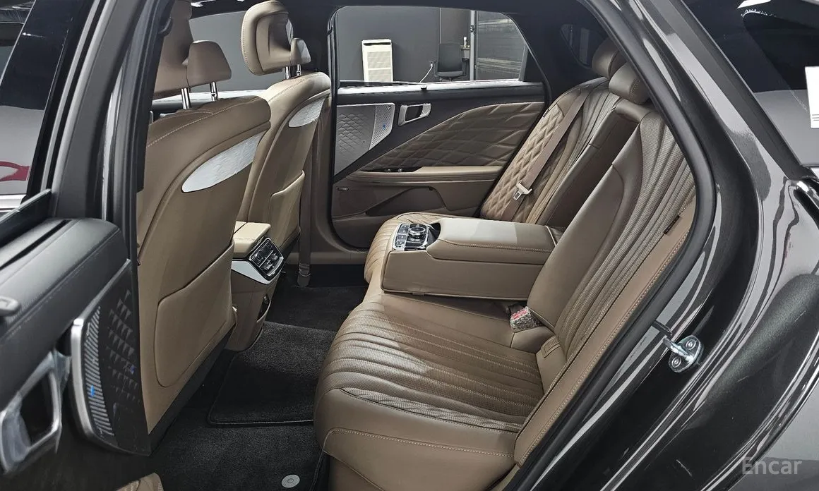 Фото 12 - Kia K8