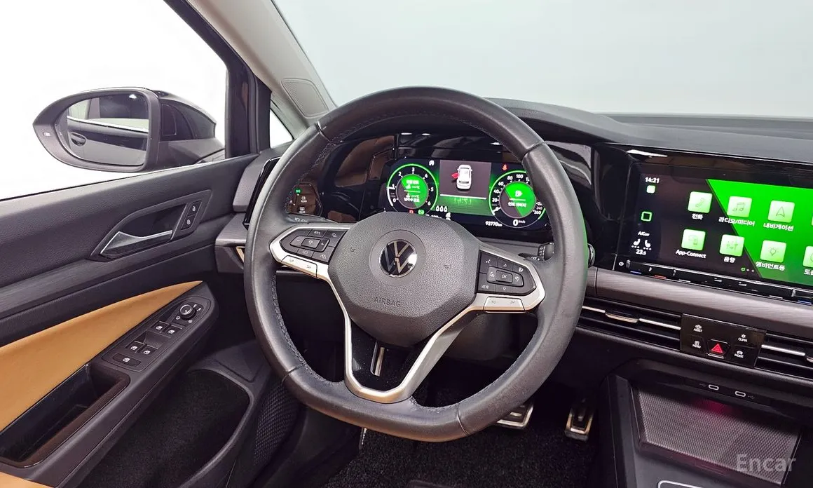 Фото 13 - Volkswagen Golf