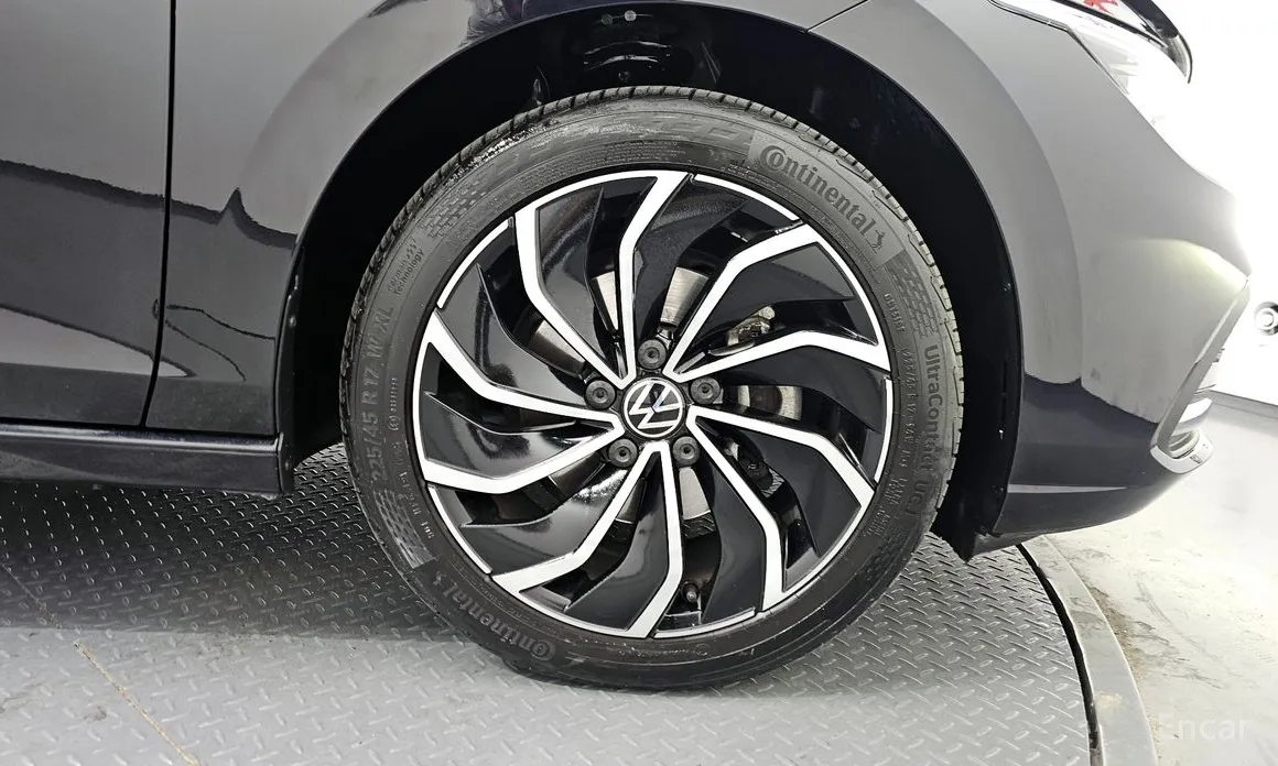 Фото 5 - Volkswagen Golf