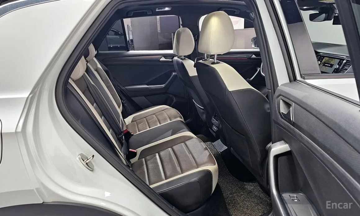 Фото 12 - Volkswagen T-Roc