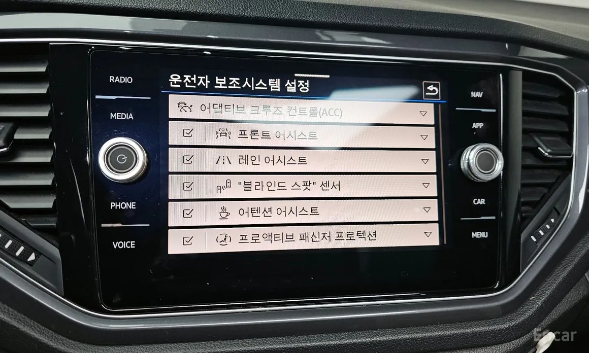 Фото 18 - Volkswagen T-Roc