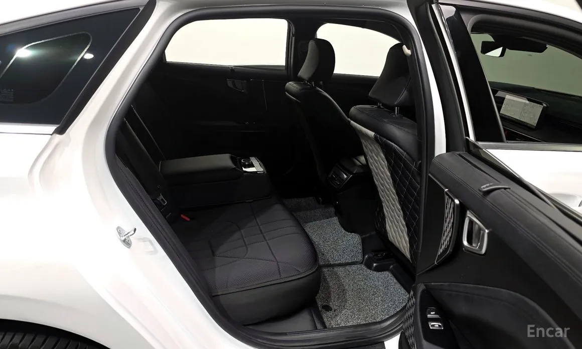 Фото 12 - Kia K8