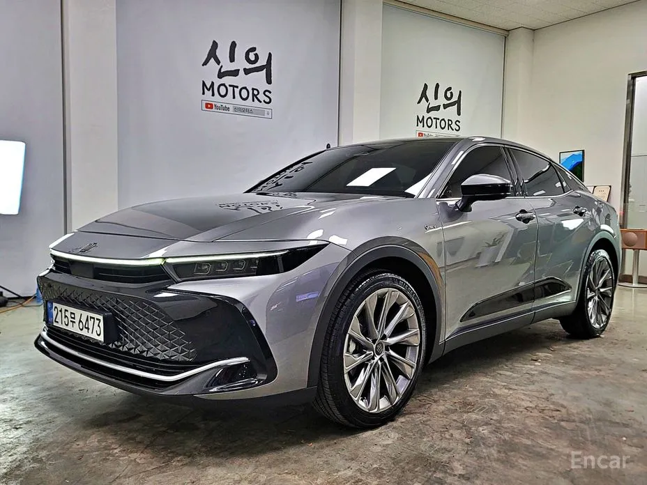 Фото 1 - Toyota Crown