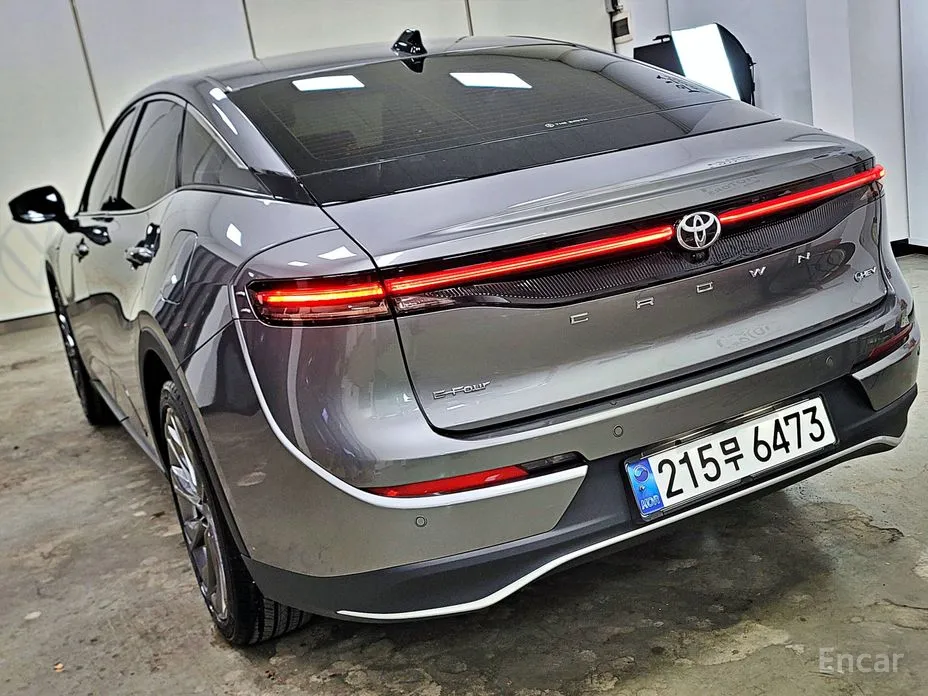 Фото 4 - Toyota Crown