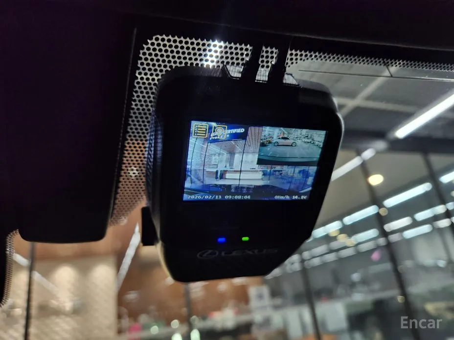 Фото 17 - Lexus RX