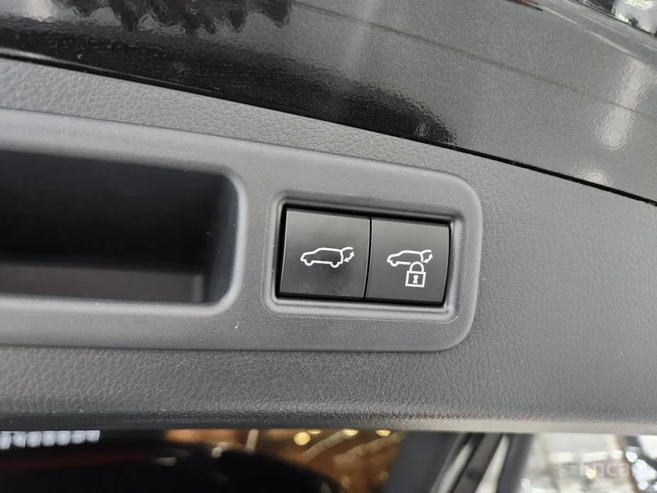 Фото 19 - Lexus RX