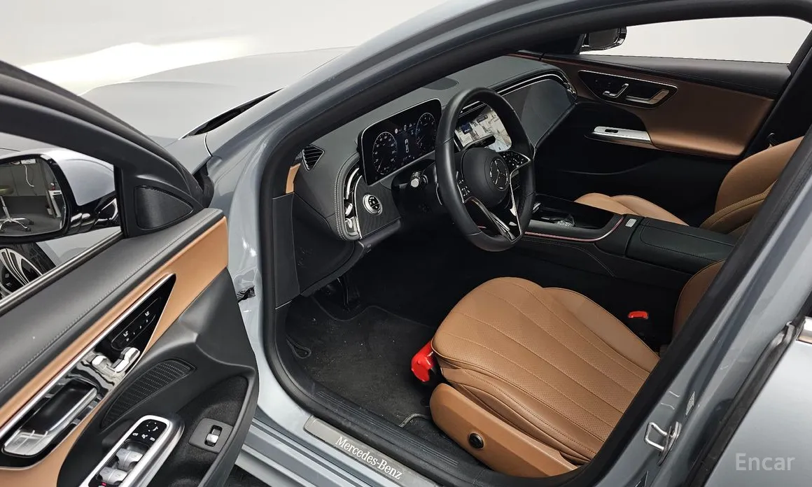 Фото 11 - Mercedes-Benz E-Class