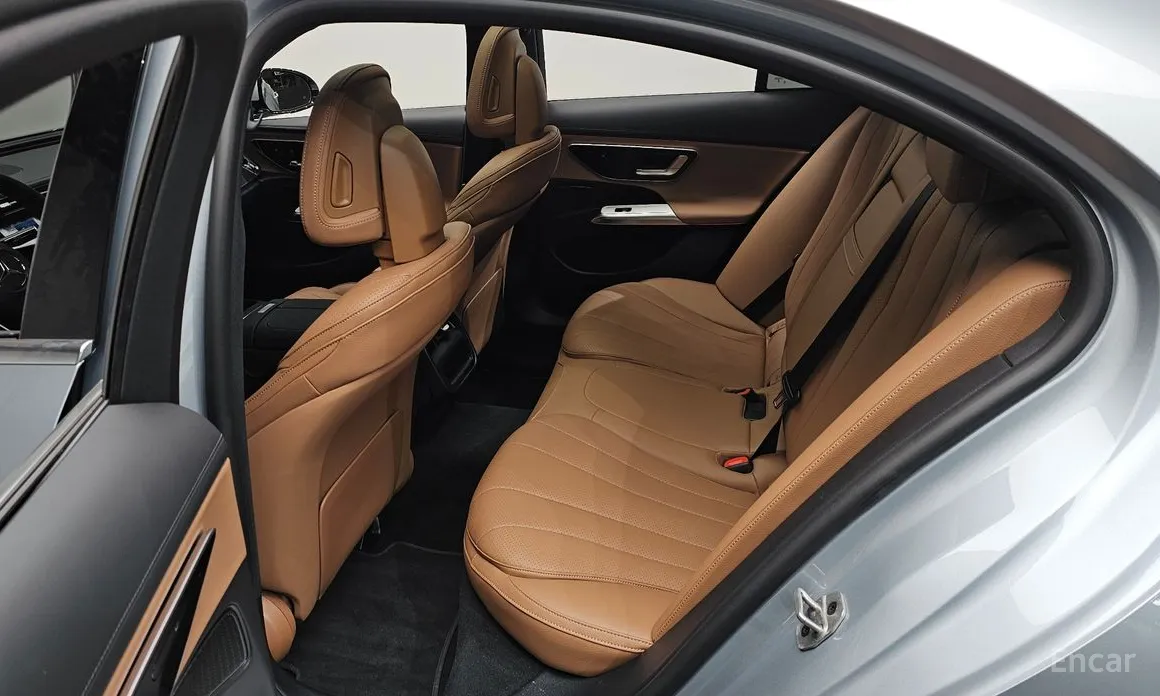 Фото 12 - Mercedes-Benz E-Class