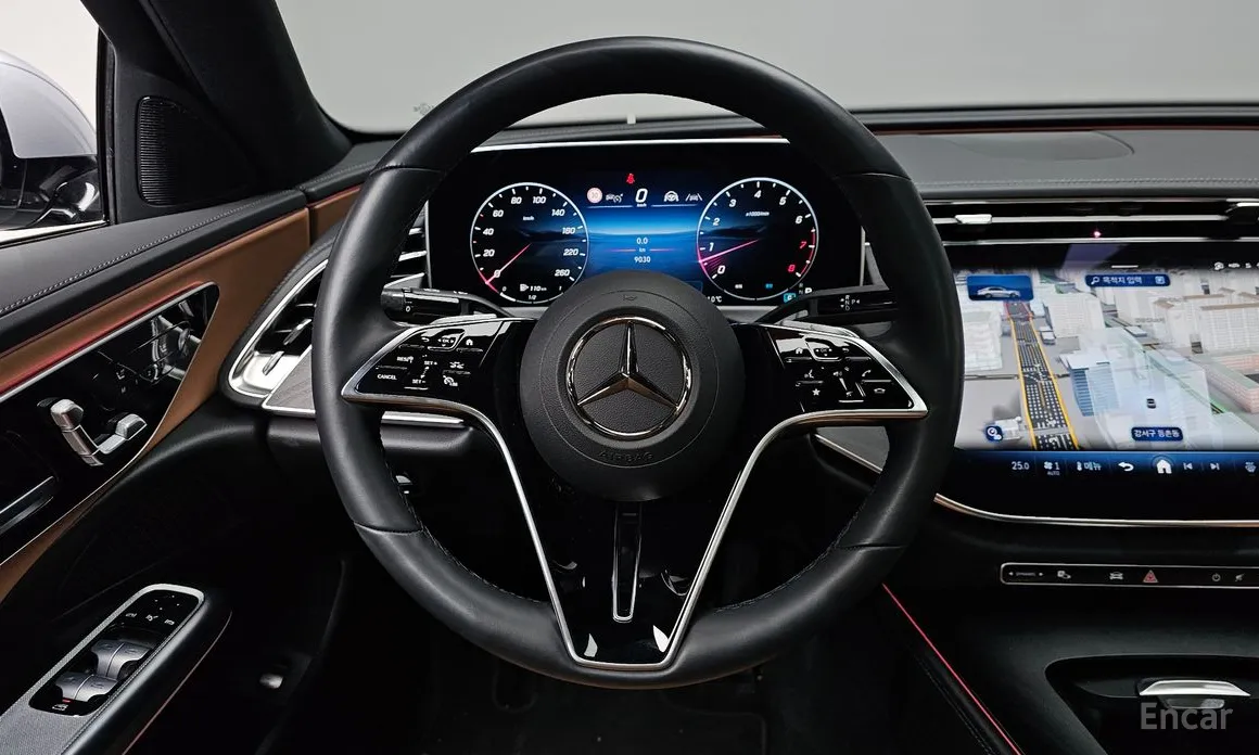 Фото 13 - Mercedes-Benz E-Class