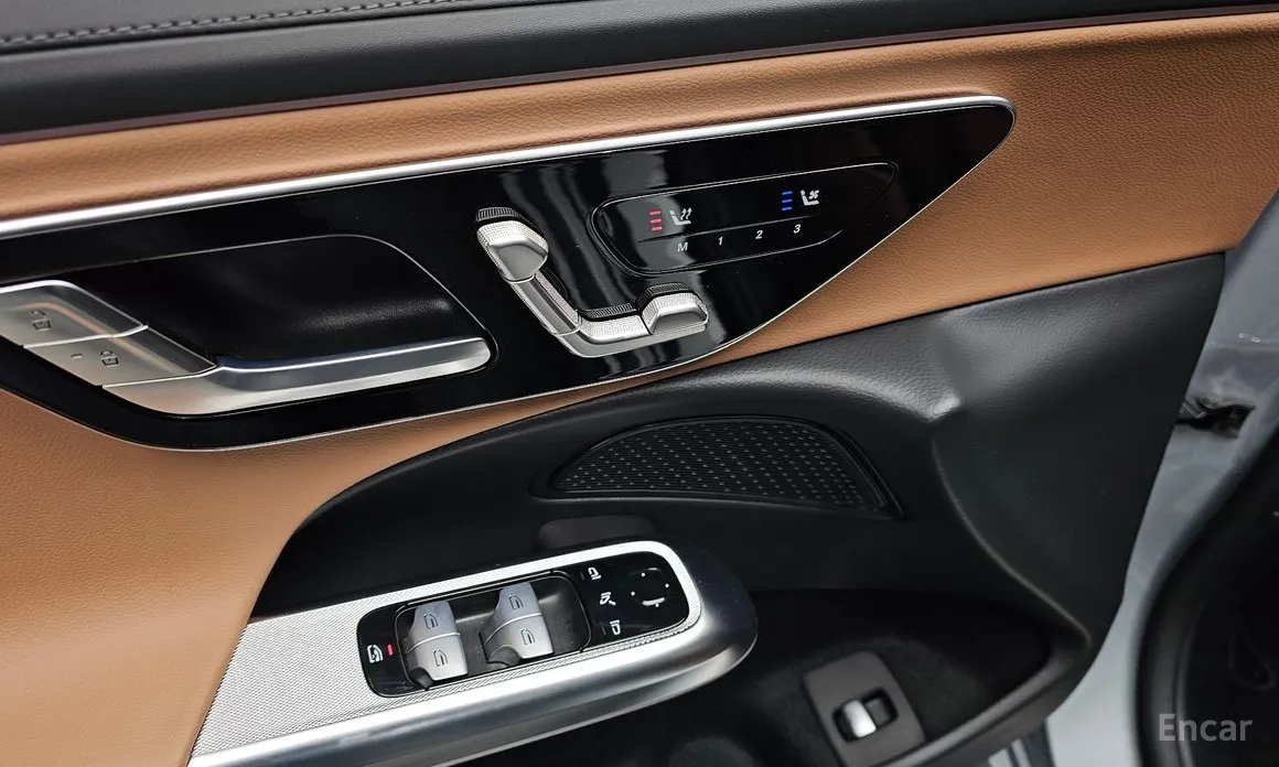 Фото 17 - Mercedes-Benz E-Class