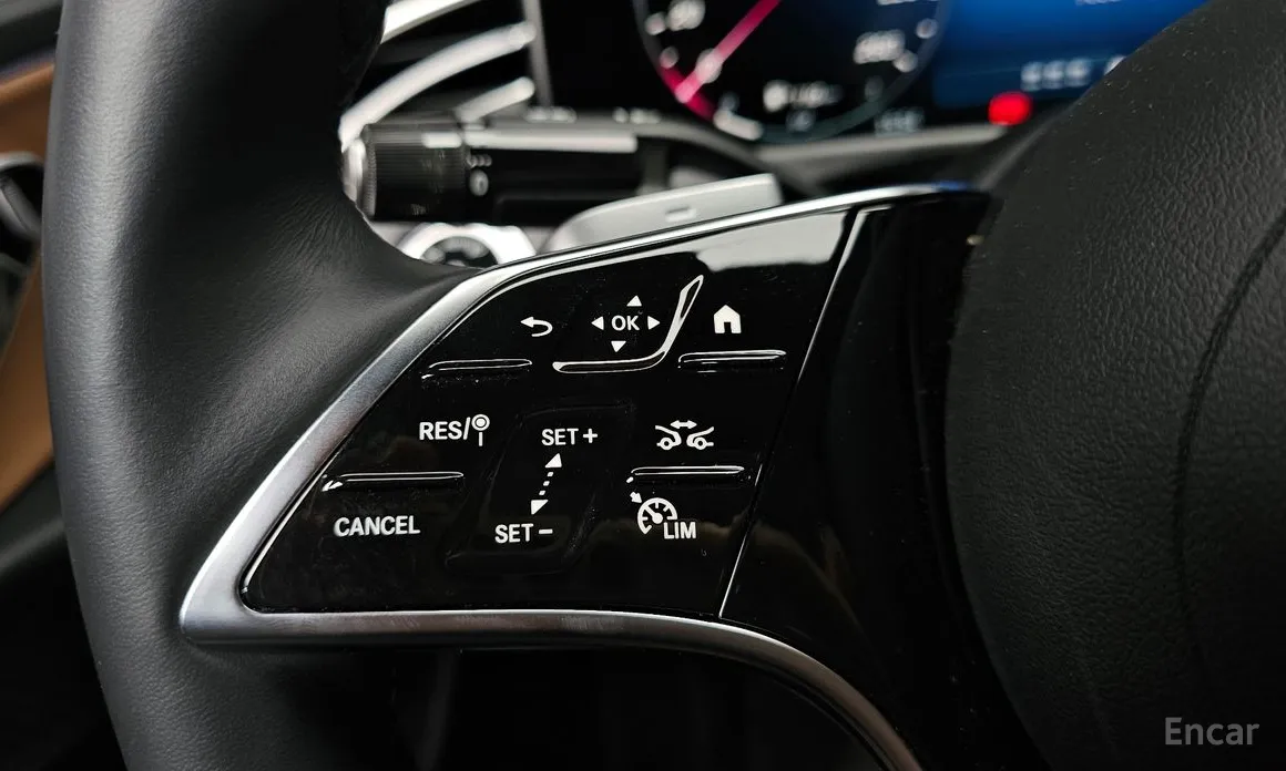 Фото 18 - Mercedes-Benz E-Class