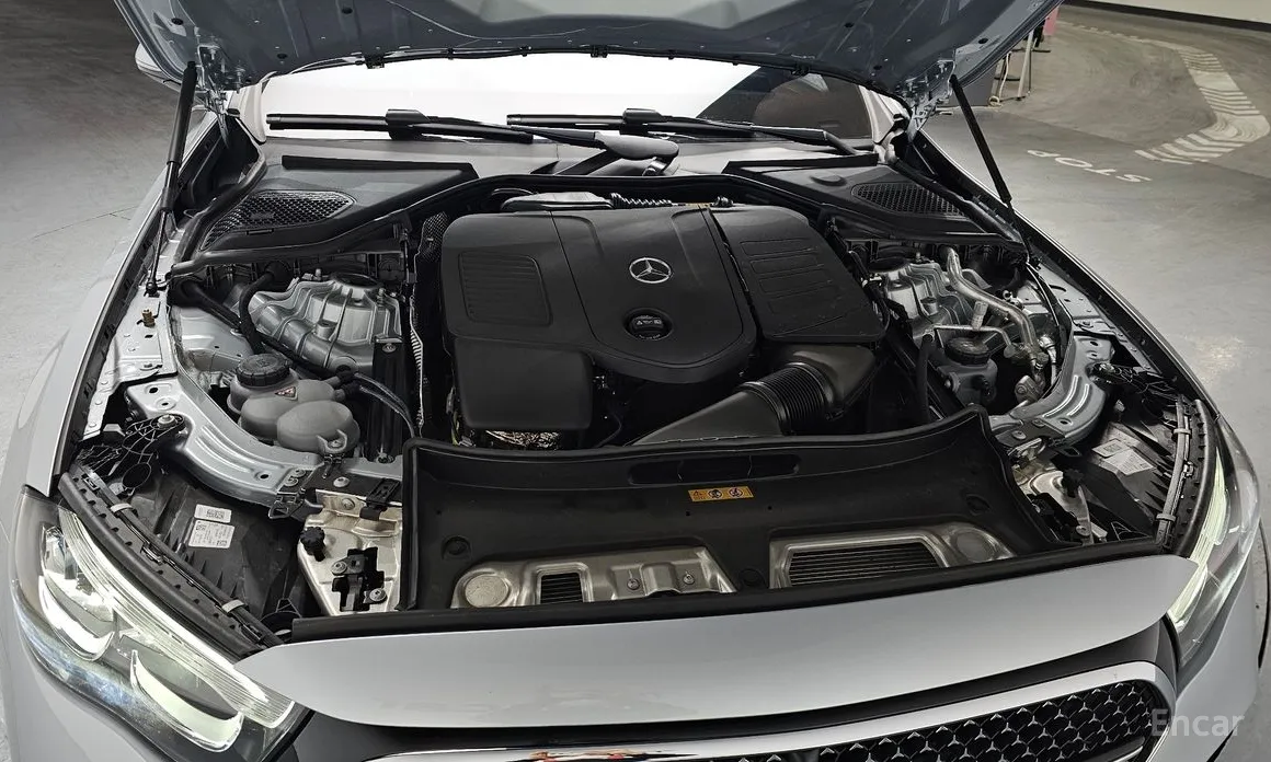 Фото 6 - Mercedes-Benz E-Class