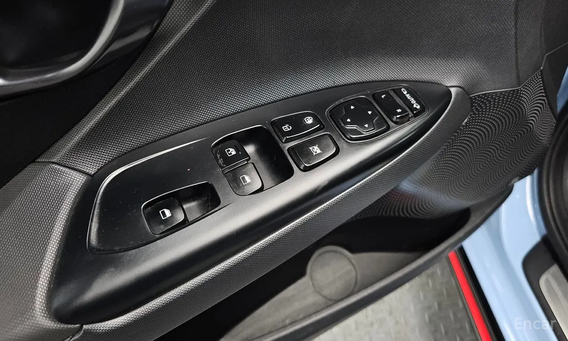 Фото 17 - Hyundai Veloster