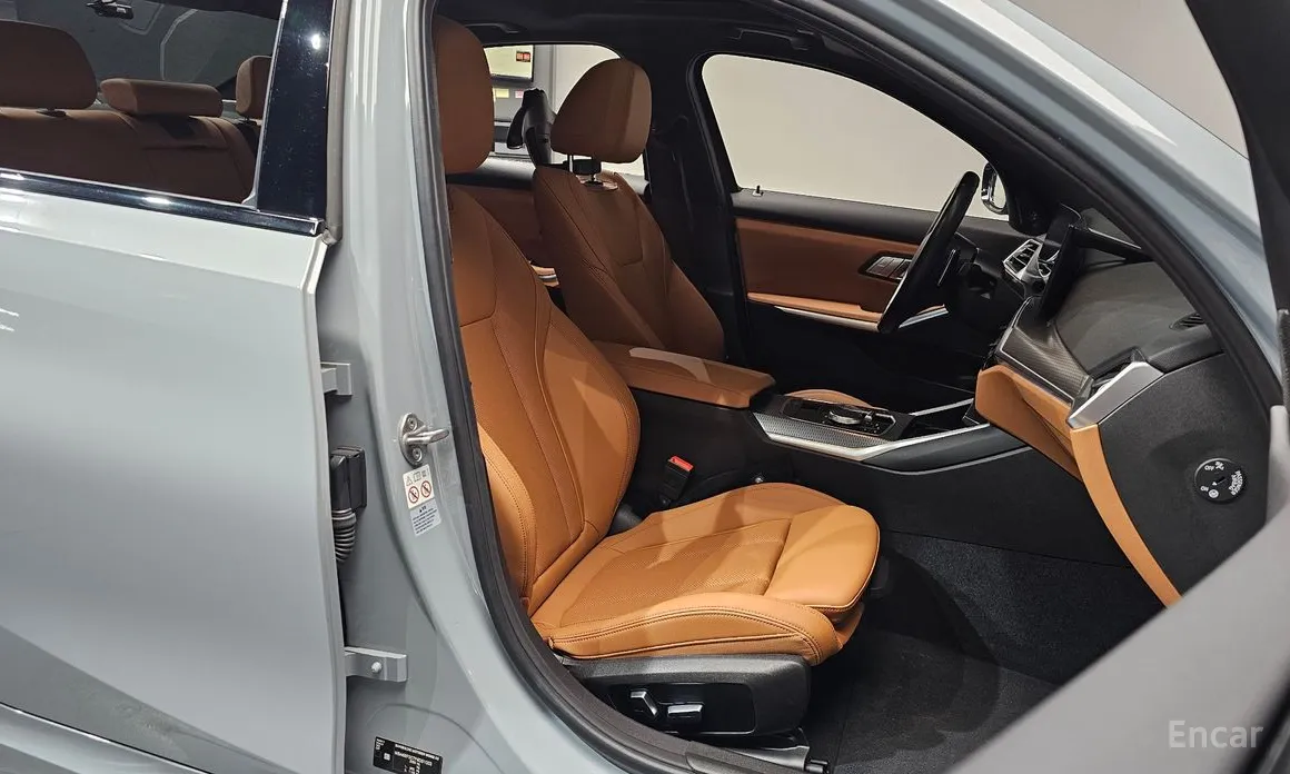 Photo 10 - BMW 3 Series