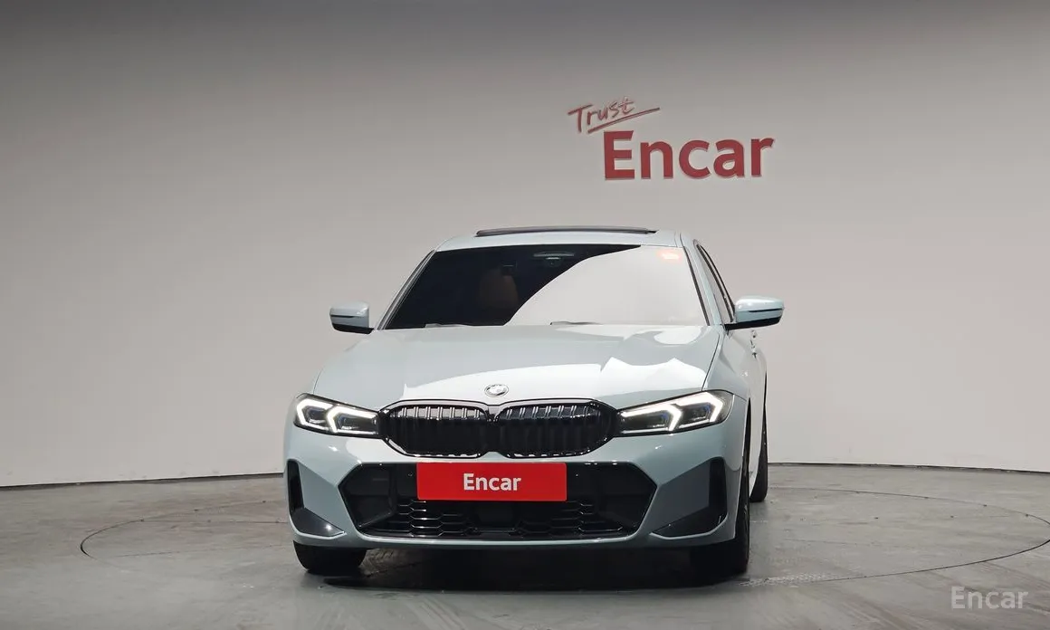 Photo 3 - BMW 3 Series