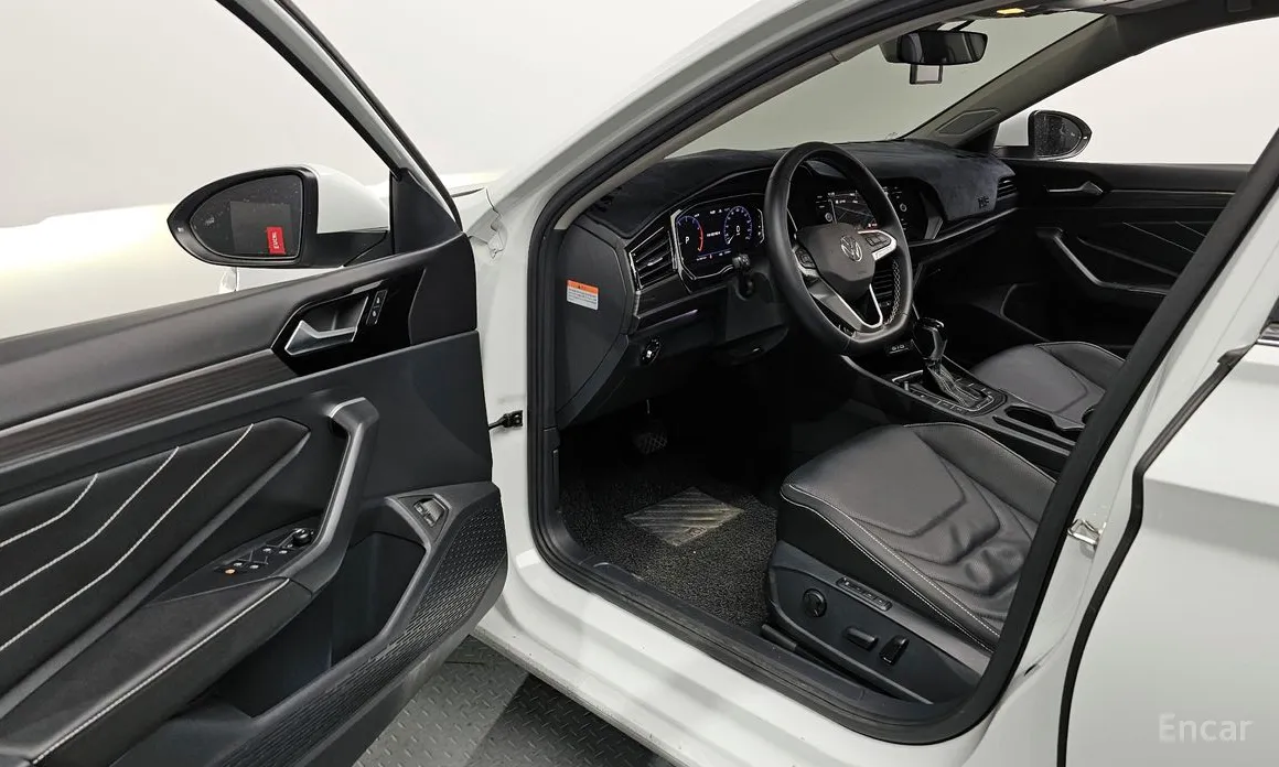 Photo 10 - Volkswagen Jetta