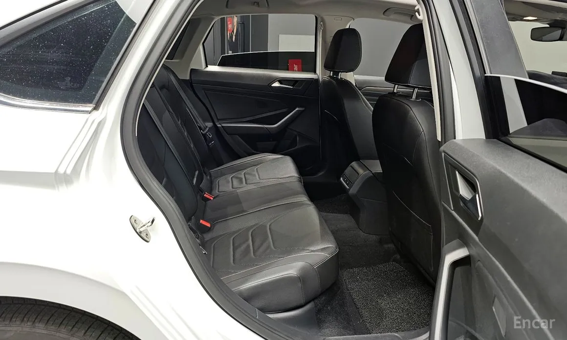 Photo 12 - Volkswagen Jetta