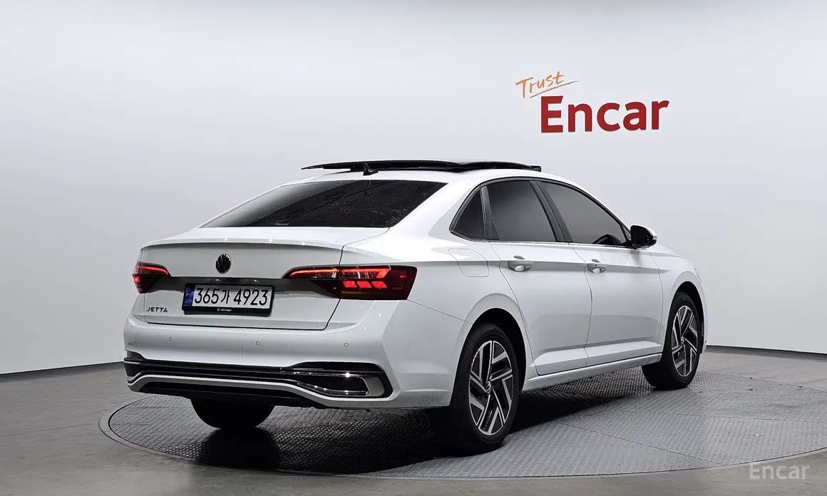 Photo 2 - Volkswagen Jetta