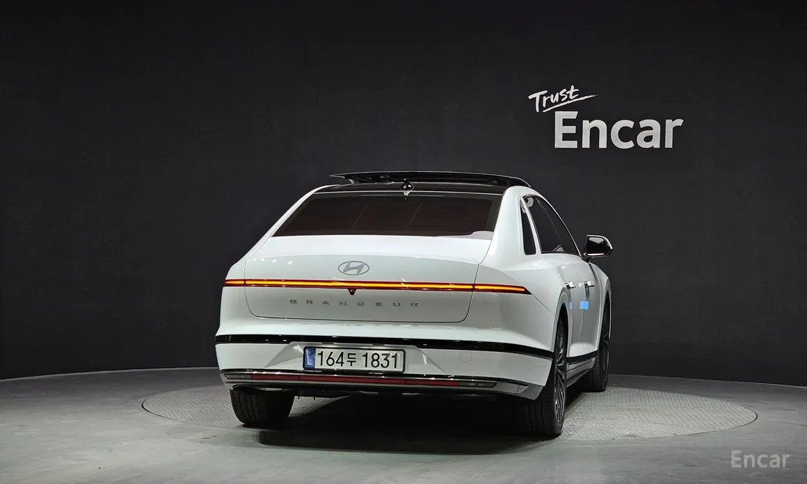 Фото 4 - Hyundai Grandeur