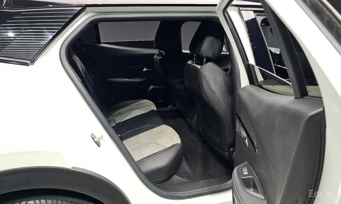 Фото 11 - Peugeot 2008