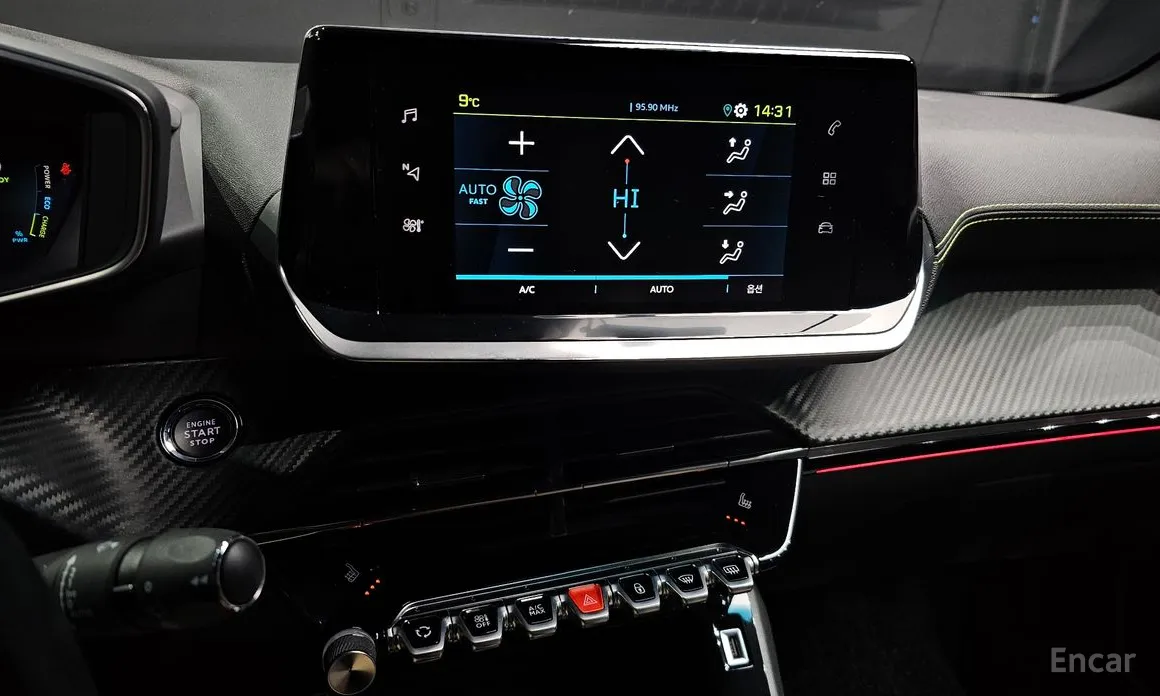 Фото 18 - Peugeot 2008