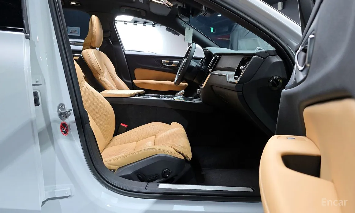 Фото 11 - Volvo V60