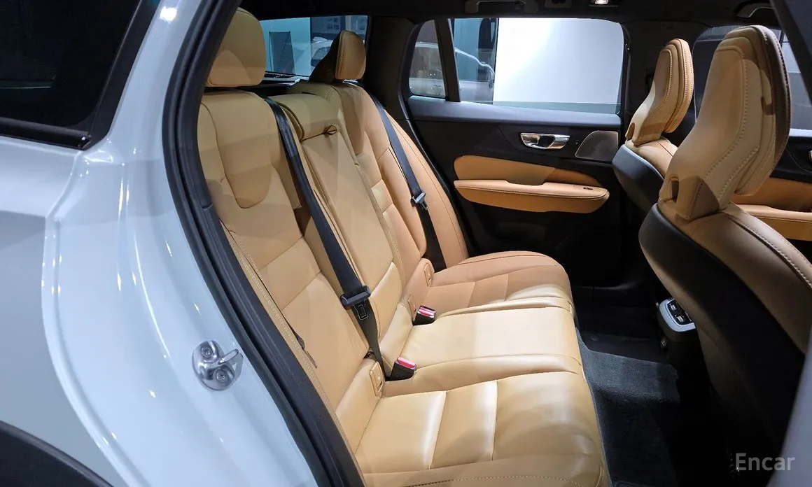 Фото 12 - Volvo V60