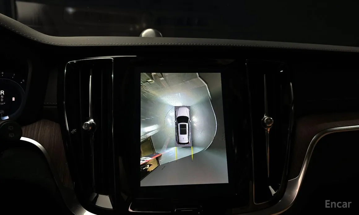 Фото 14 - Volvo V60