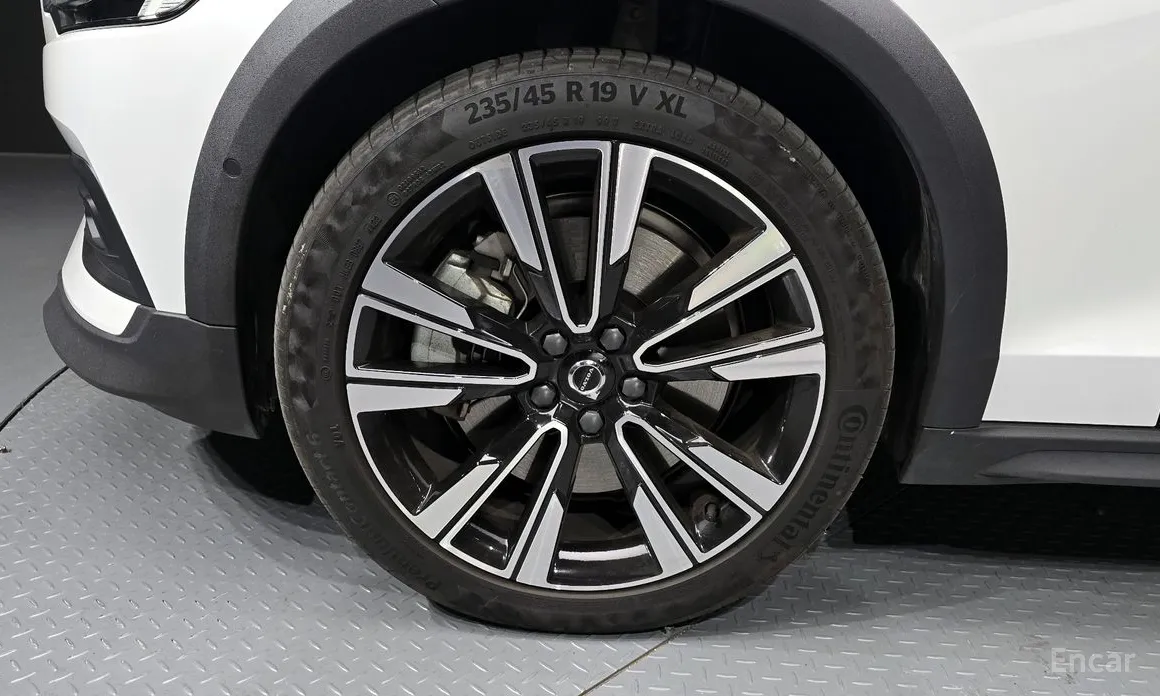 Фото 5 - Volvo V60