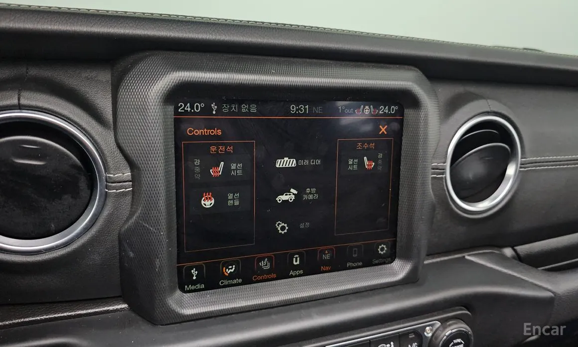 Фото 17 - Jeep Wrangler