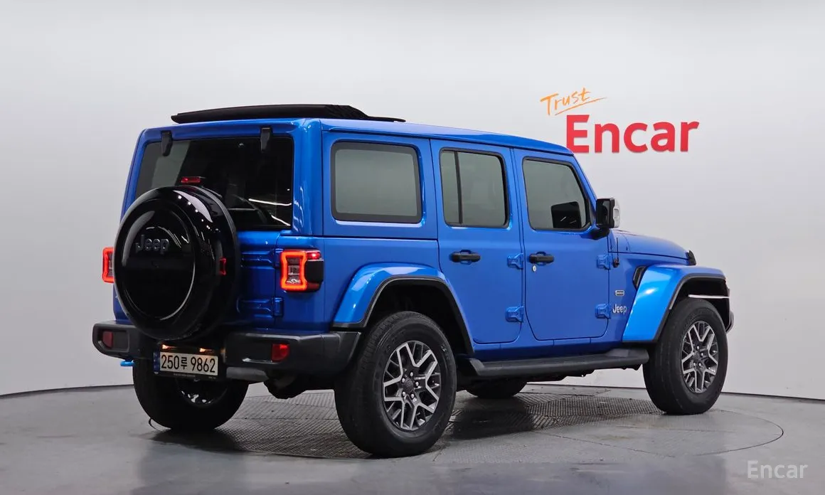 Фото 2 - Jeep Wrangler