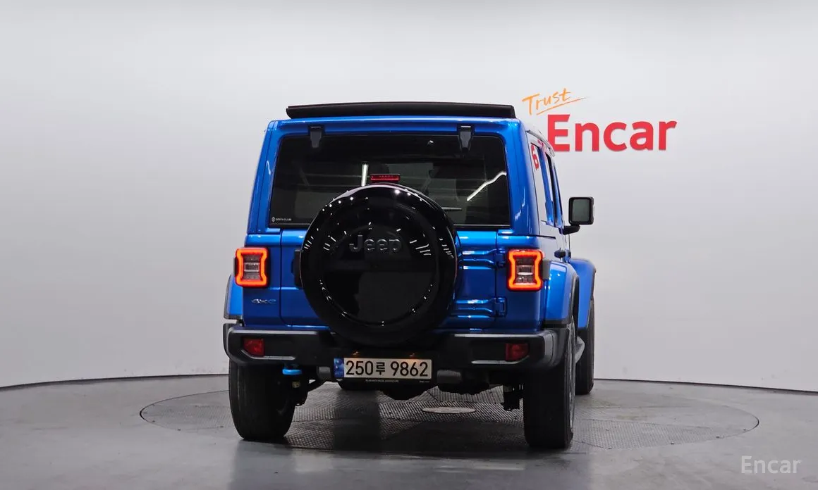 Фото 4 - Jeep Wrangler