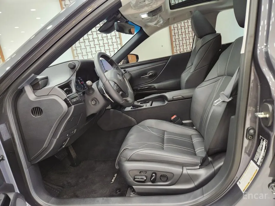 Фото 10 - Lexus ES