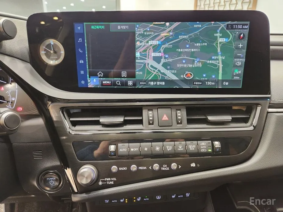 Фото 11 - Lexus ES