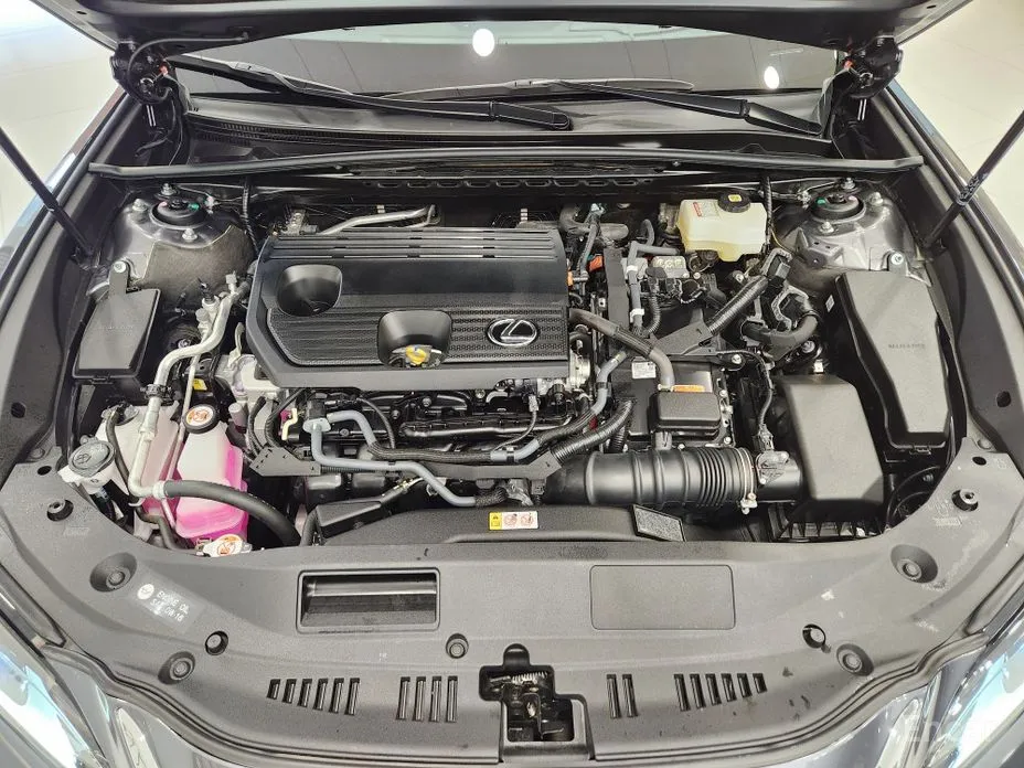 Фото 7 - Lexus ES