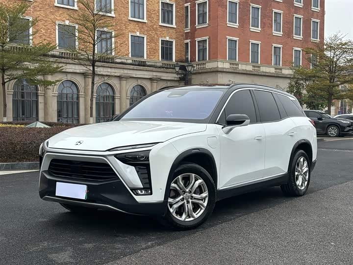 Фото 1 - Nio ES8