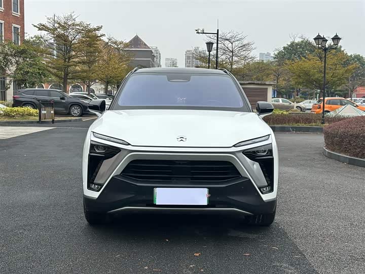 Фото 2 - Nio ES8