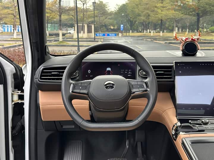 Фото 6 - Nio ES8