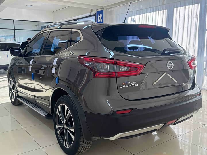 Фото 4 - Nissan Qashqai