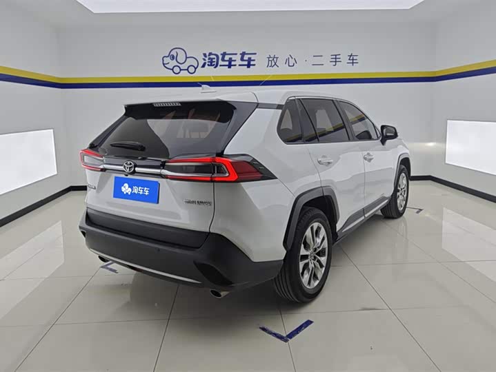 Photo 3 - Toyota Wildlander