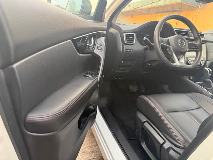 Фото 4 - Nissan Qashqai