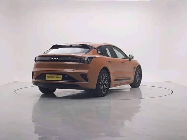Photo 9 - Zeekr 001