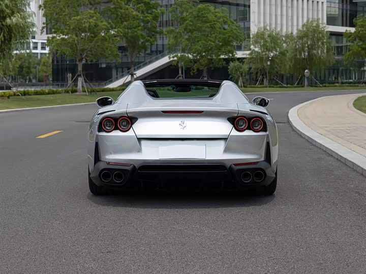 Фото 5 - Ferrari 812