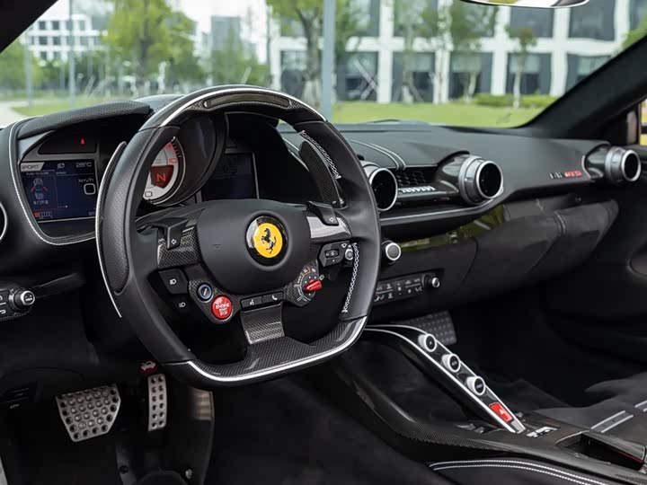 Фото 9 - Ferrari 812