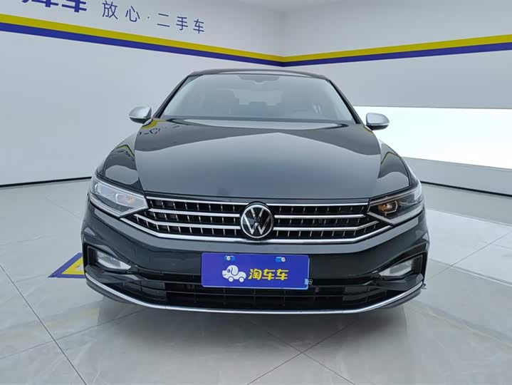 Фото 2 - Volkswagen Magotan