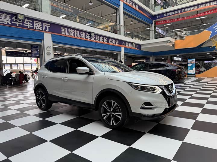 Фото 3 - Nissan Qashqai